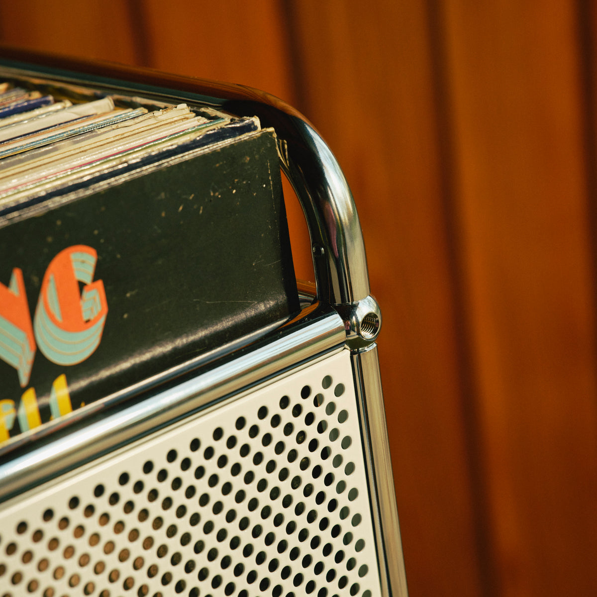 USM x Symbol Record Crate – USM Modular Furniture