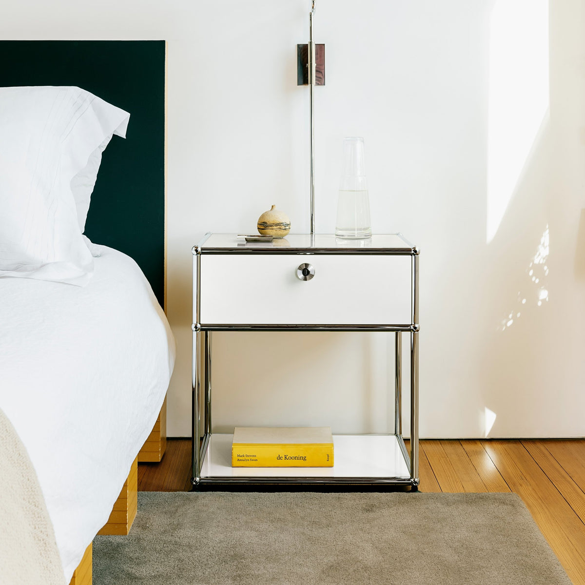 【極美品】USMHallerパネル 33.5×73.5cmピュアホワイト2枚組 Modern Nightstand in 14 Colors (P2) – USM Modular Furniture
