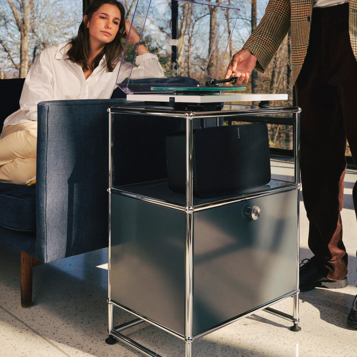 USM x Symbol Record Stand 21