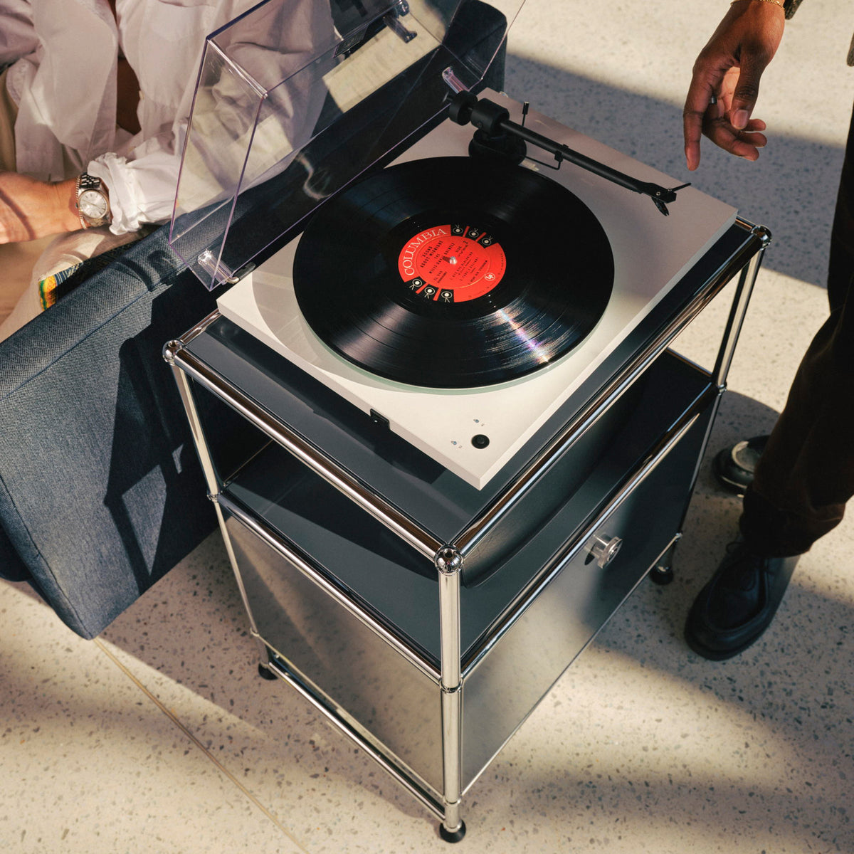 USM x Symbol Record Stand 21