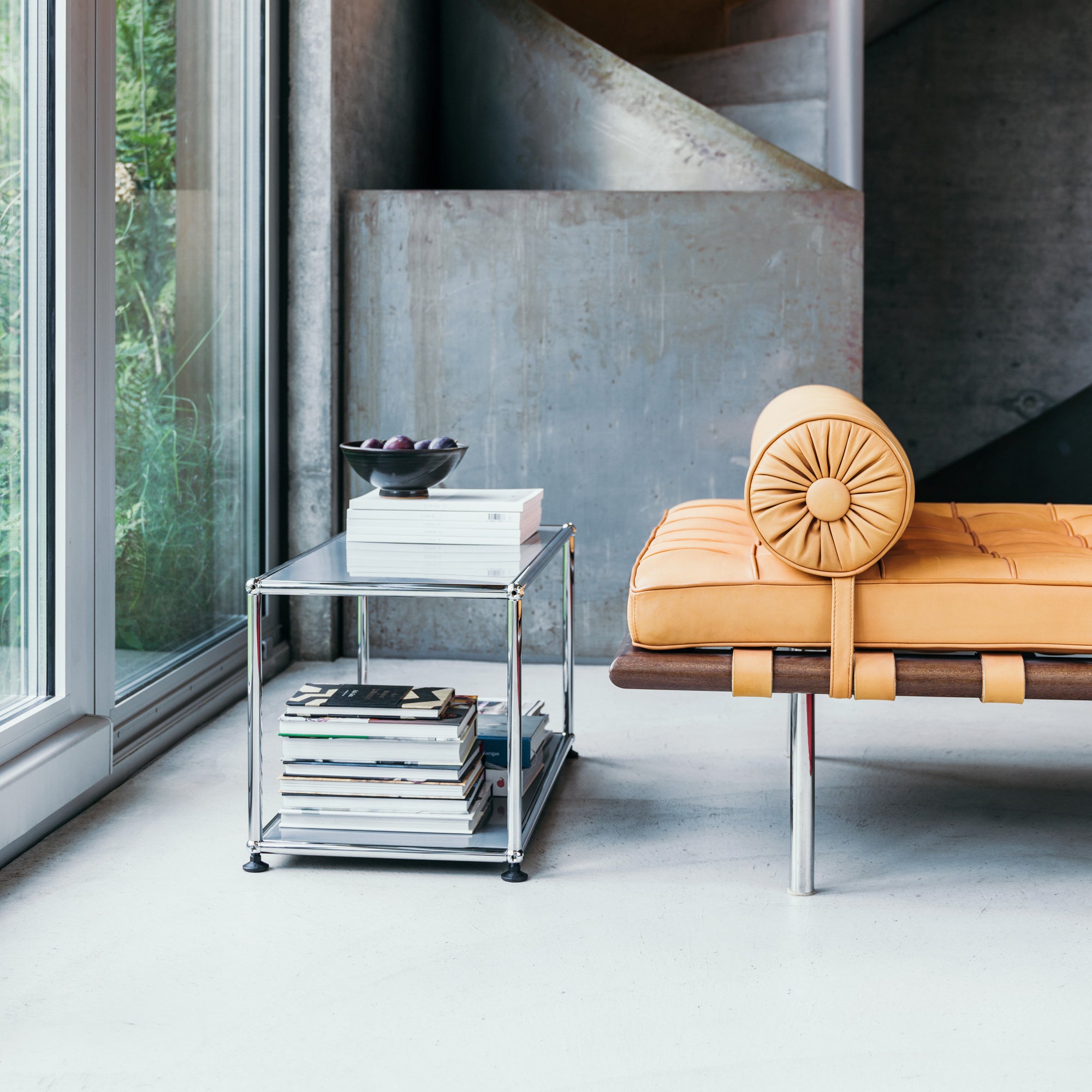 USM Haller side table (M22) – USM Modular Furniture